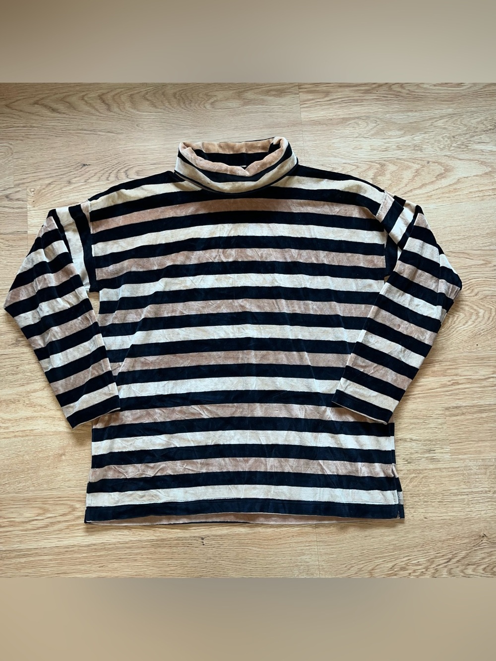 Jones New York Sport Women’s Striped Velour Turtleneck Long Sleeve Top M